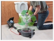 Nguyên nhân và cách khắc phục bồn cầu bị rỉ nước