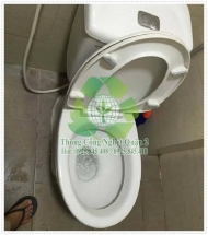 Những cách khắc phục nước xả bồn cầu xuống chậm