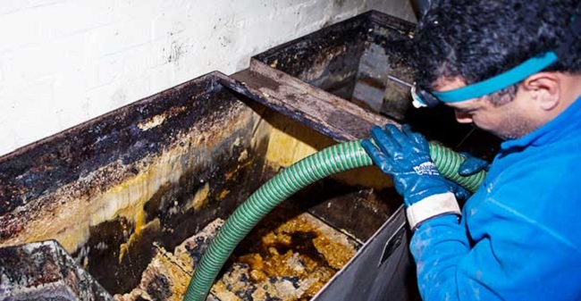 thuc hien viec hut dau mo dinh ky