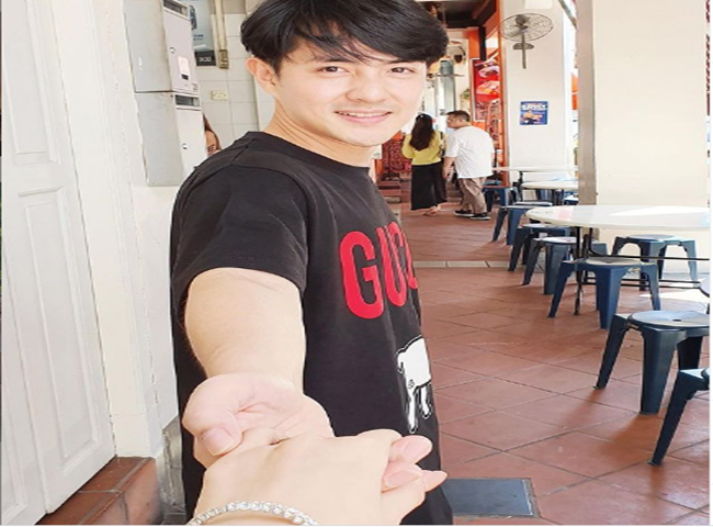 Nam ca sĩ &Ocirc;ng Cao Thắng