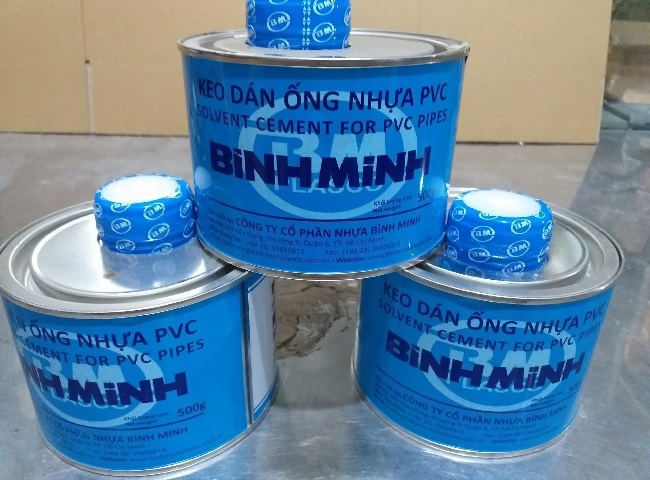 sua duong cong thoat nuoc bang keo dan nhua