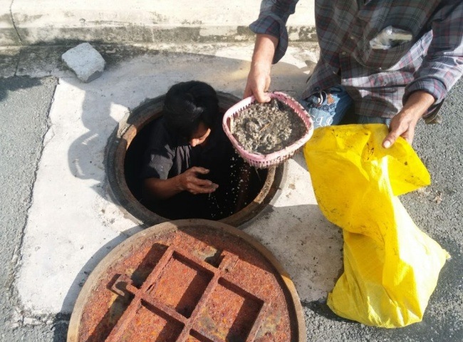 Thợ nạo vét hố ga chuyên nghiệp