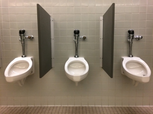 Thông bồn tiểu nam quận 2 sạch sẽ.