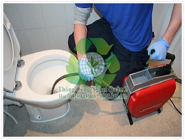 Th&ocirc;ng tắc bồn cầu bằng m&aacute;y h&uacute;t bụi