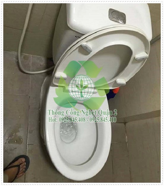 Các dấu hiệu có thể nhận biết bồn cầu sắp bị trào, tràn nước